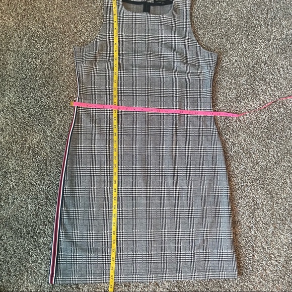 Banana Republic Sheath Dress - Picture 13 of 13